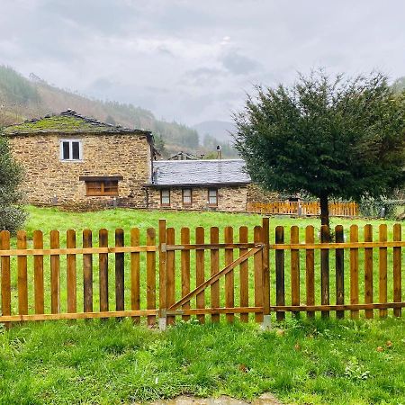 Casas Rurales Tareira En Taramundi Exterior foto