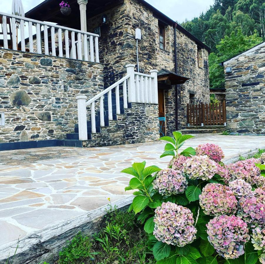 Casas Rurales Tareira En Taramundi Exterior foto